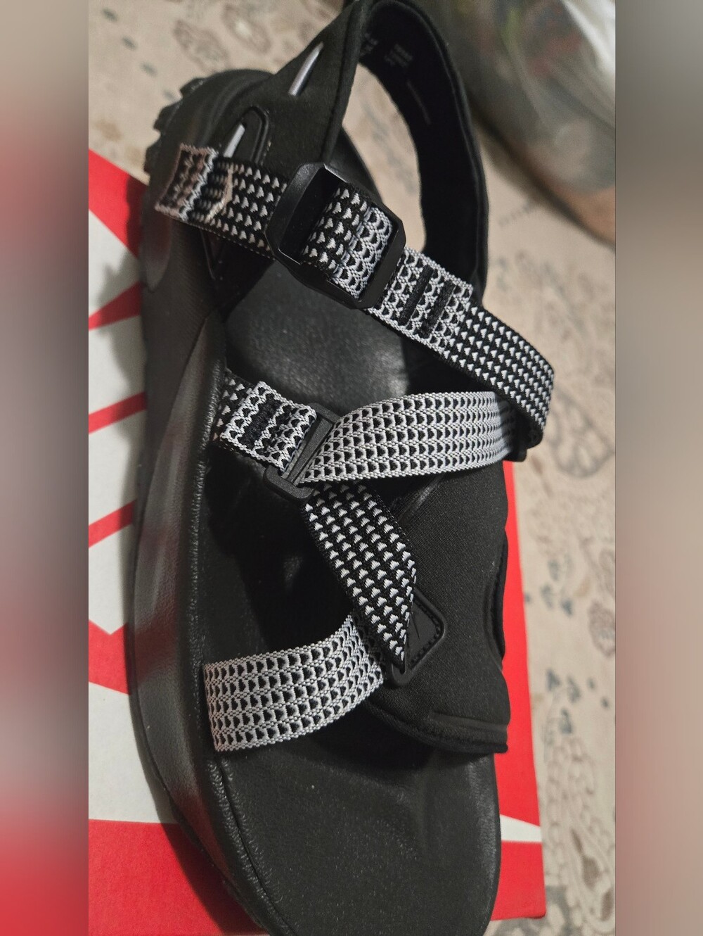 Nike Oneonta Sandal in Black and Wolf Grey Size 10 Men - Picture 7 of 8